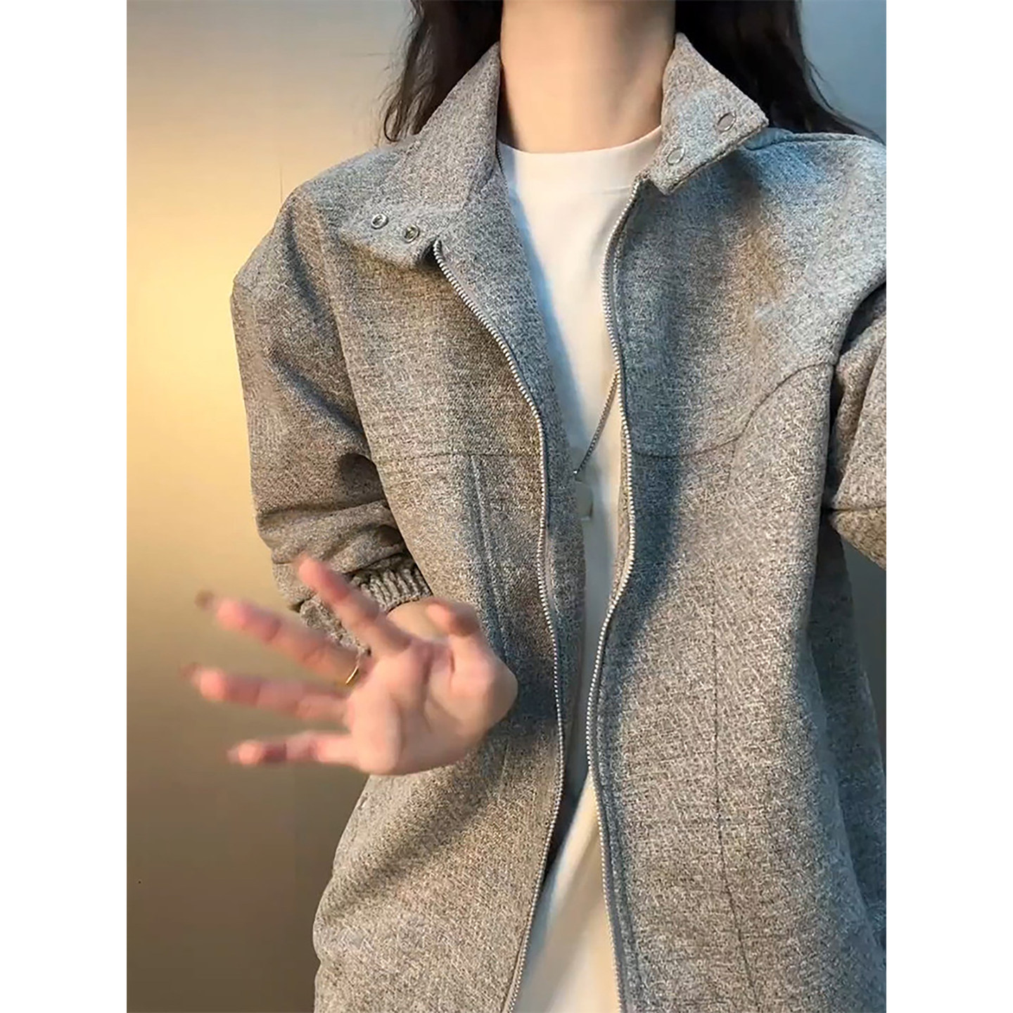 灰色短款立领工装夹克男生春季穿搭痞帅飞行员外套条纹正肩棒球服