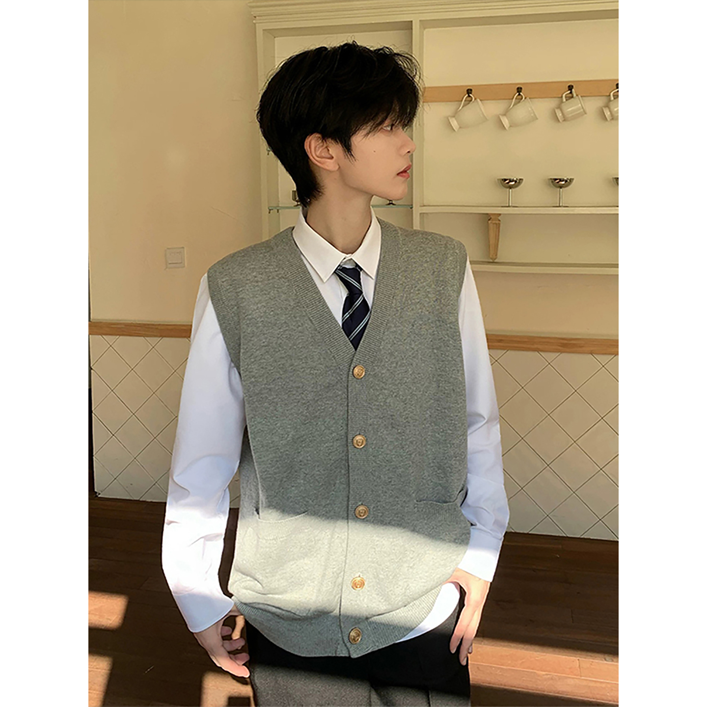 浅灰色日系dk针织马甲男秋冬叠穿