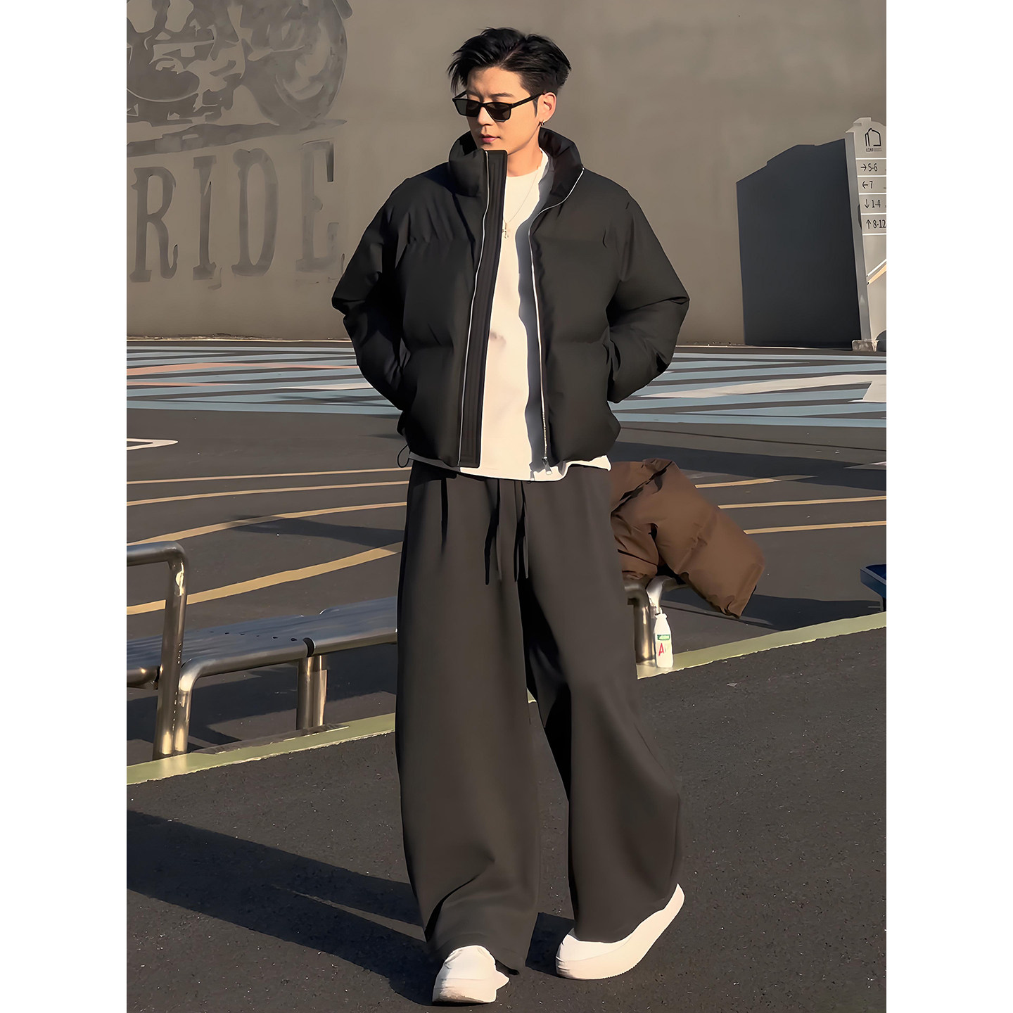 黑色短款pu皮羽绒棉服男生