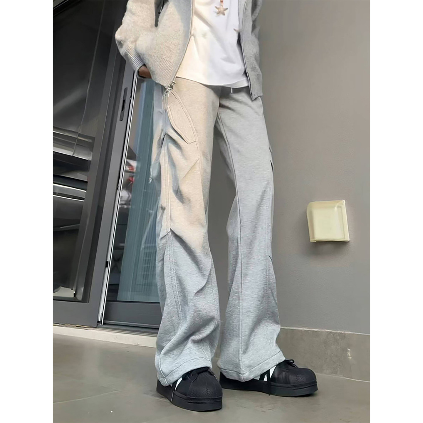 灰色褶皱斜切弯刀卫裤男士青少年松弛感裤子美式重磅微喇休闲长裤,男装,卫裤,淘宝优惠券,粉丝福利购,淘宝优惠卷