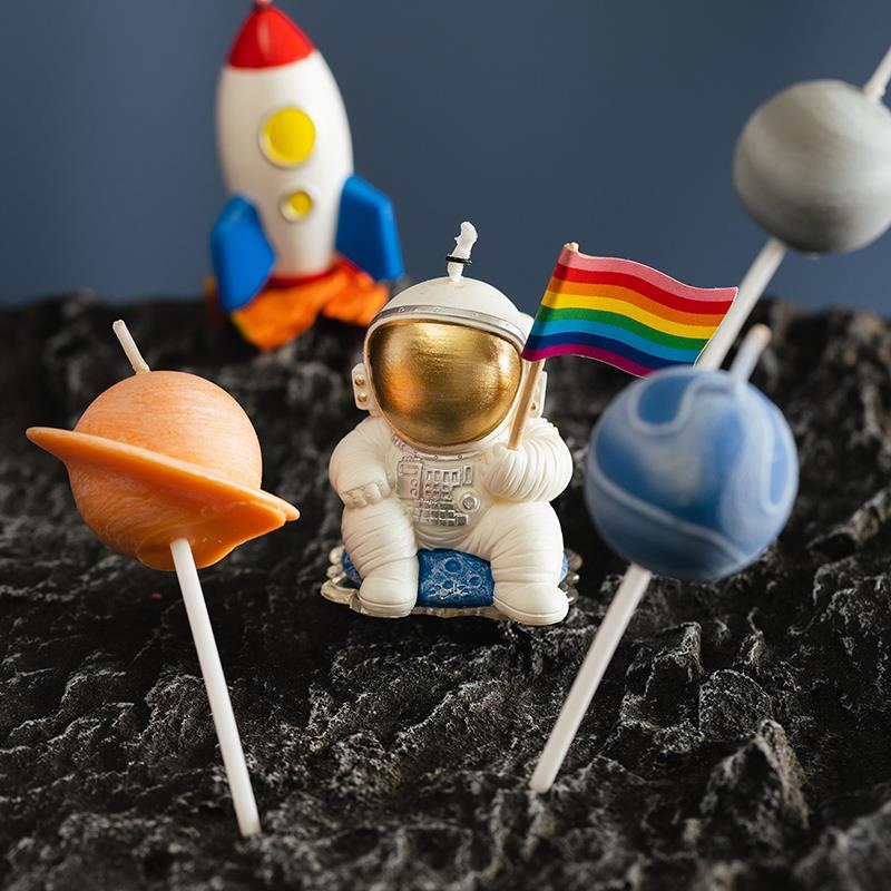 定制生日蜡烛宇宙太空主题宇航员火箭蜡烛男孩蛋糕装饰插件摆件