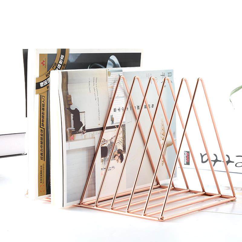 创意金色北欧简约三角铁艺小书架桌面装饰收纳置物架简约书报架