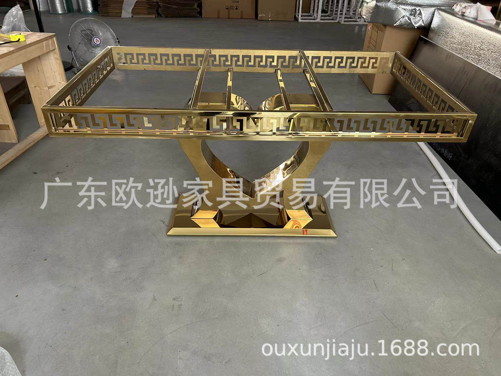 厂家批发金色电镀婚庆餐桌新郎新娘桌外销出口婚庆家具不锈钢欧逊