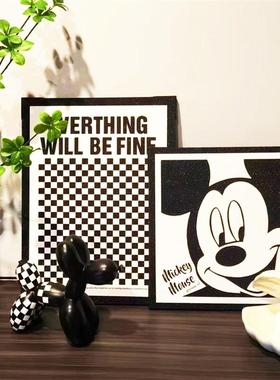 【现货发】北欧客厅黑白灰棋盘格子卡通米奇摆件画酒柜床头柜摆画