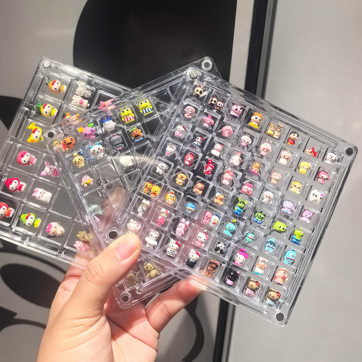 亚克力透明小鼻嘎收纳盒多格子密封防潮防尘手办饰品展示装饰摆件