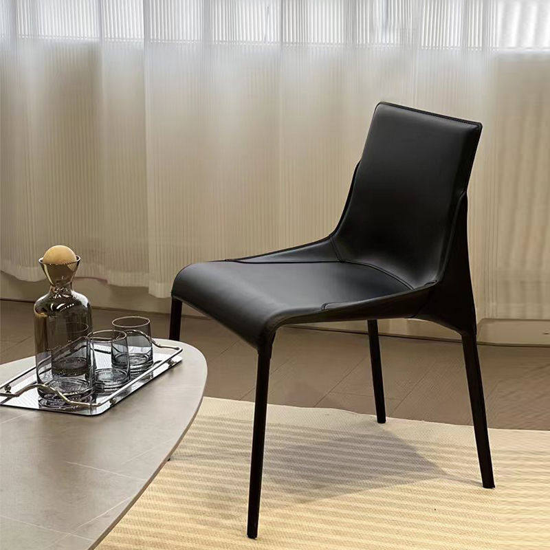 极简马鞍皮真皮餐椅轻奢现代简约家用餐厅小户型设计师样板间椅子