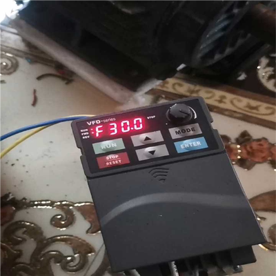 议~台达变频器VFD015E43A，成色不错。运费。