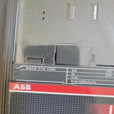 (议价)ABBSACET7D  4P1250A塑料壳断路器  余