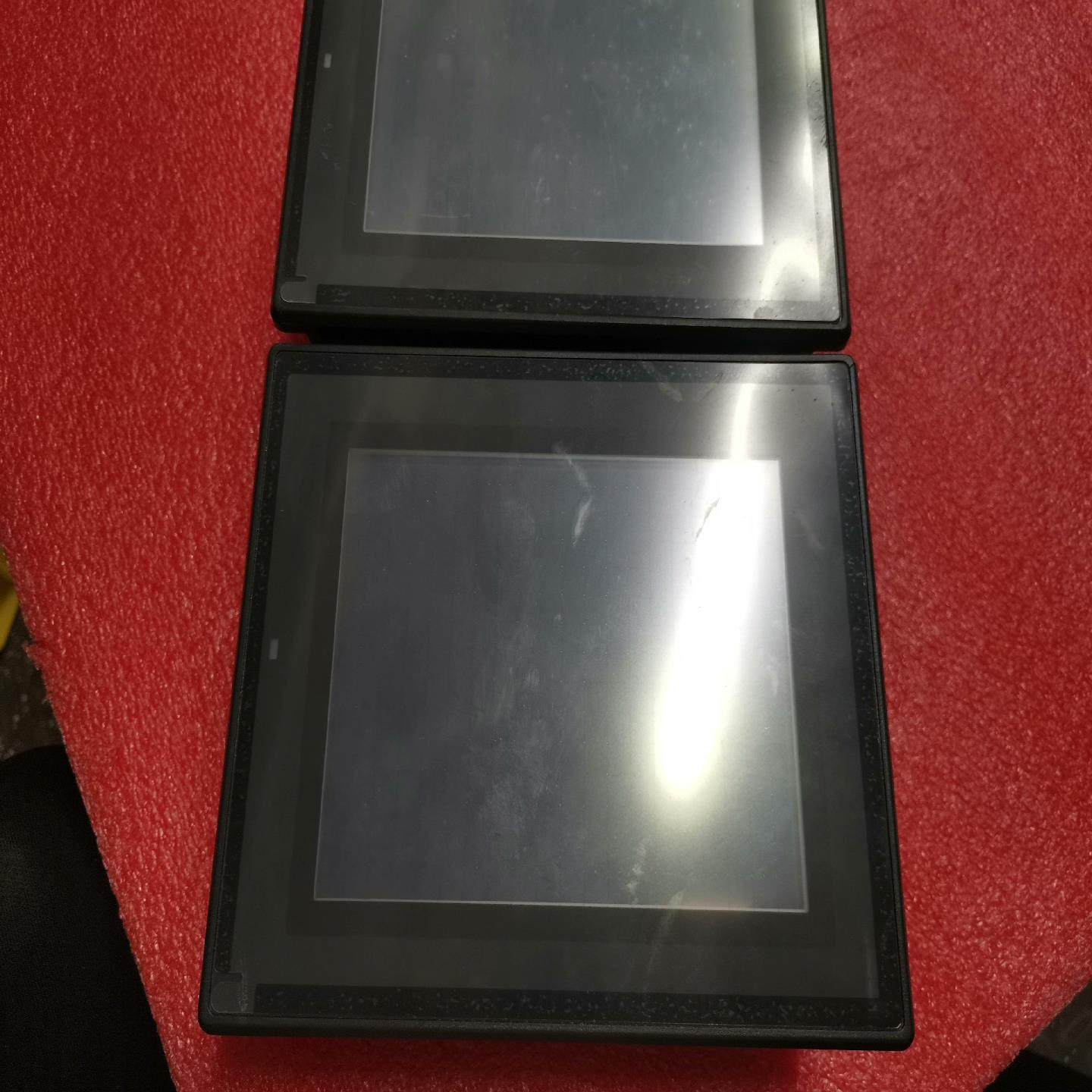 基恩士触摸屏，VT3-Q5T，实图拍摄，功能正常，2个，55~议价