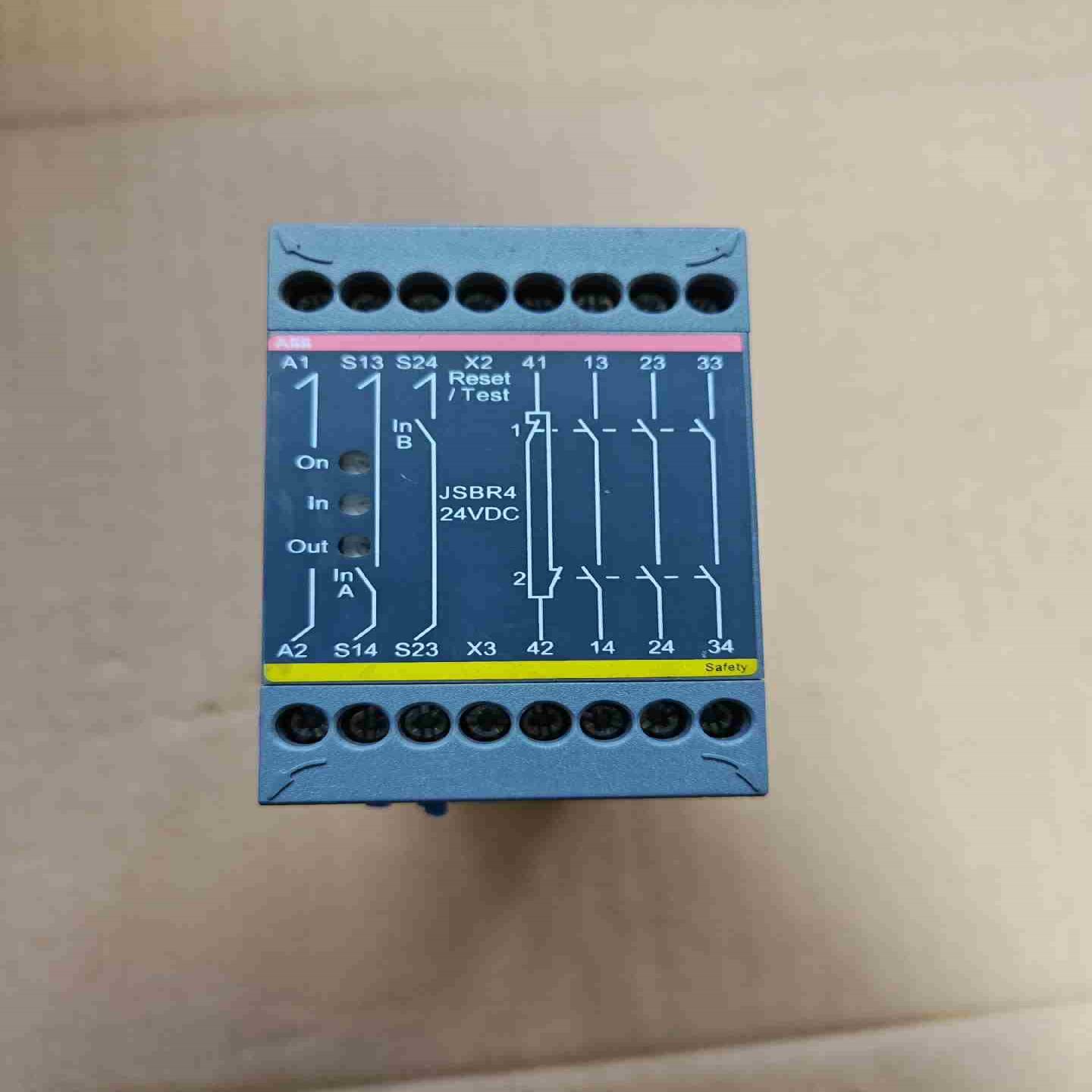 ABB安全继电器 JSBR4 2TLA010002R0000议价
