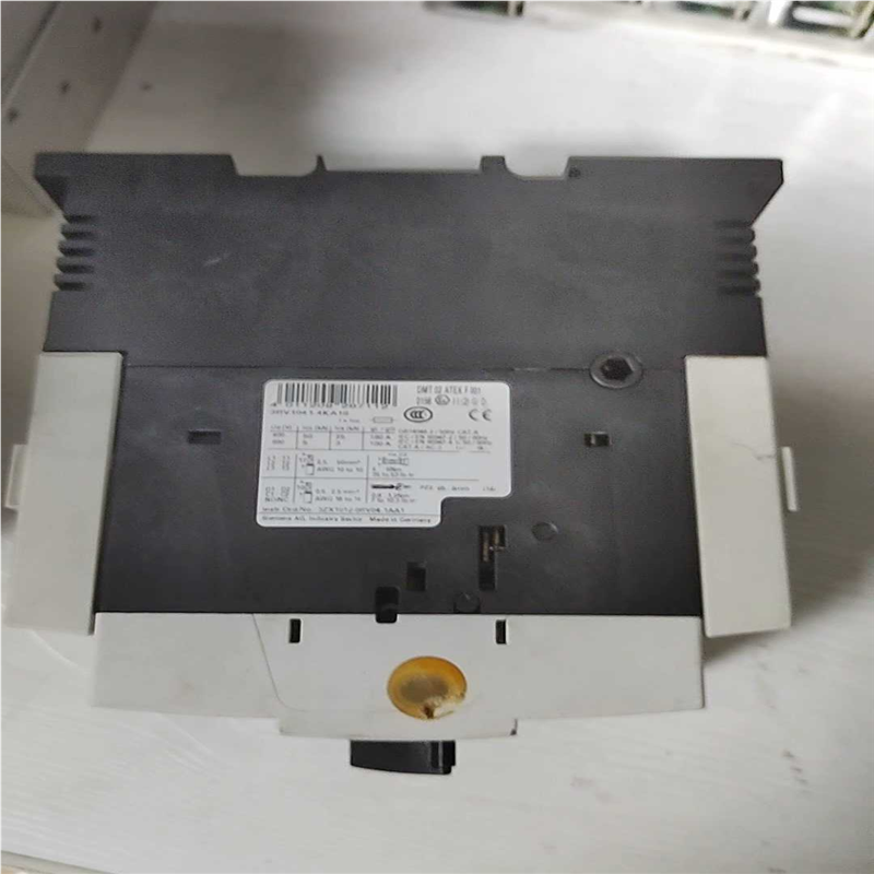 3RV1041-4KA10马达保护器,成色如图，(崽崽配件）