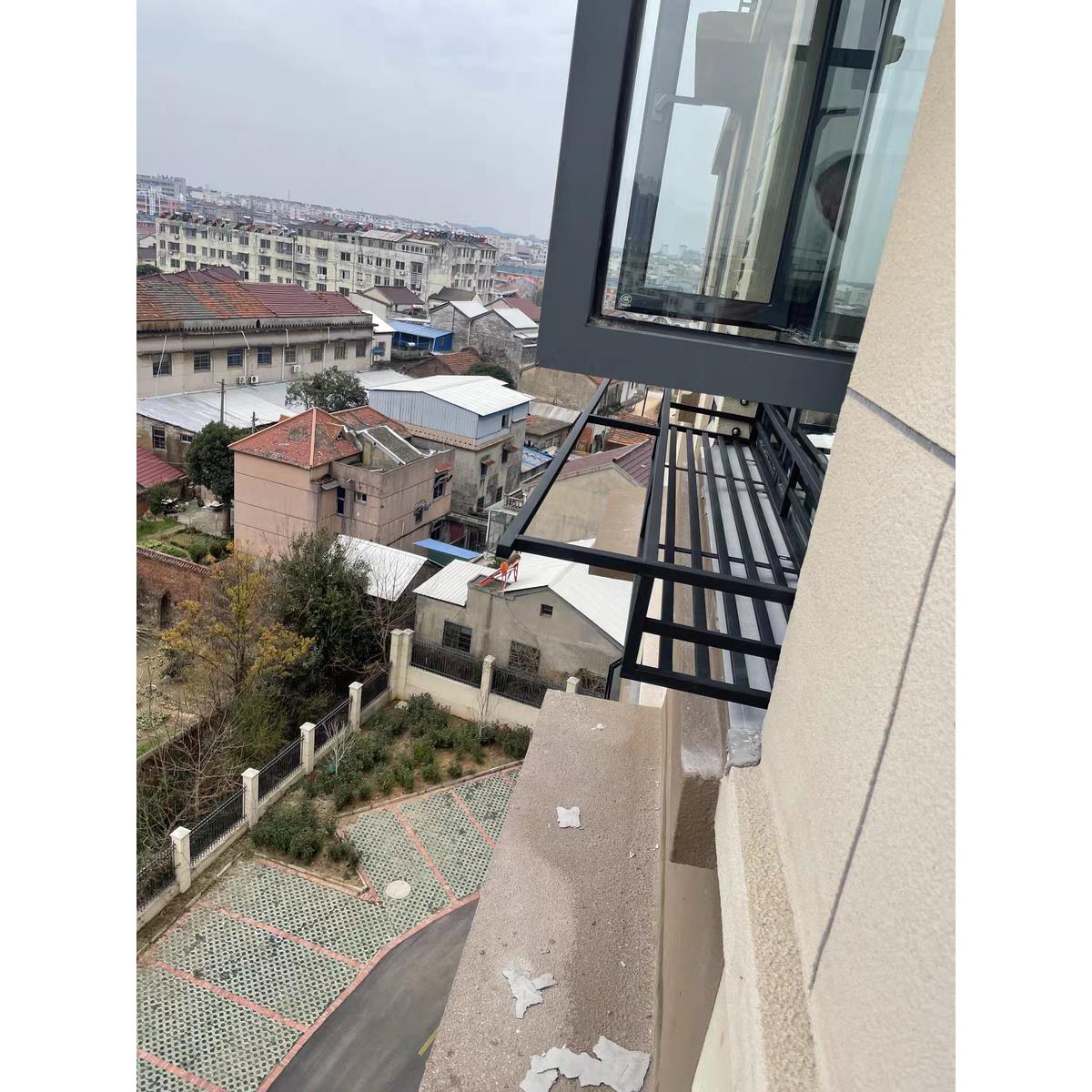 上海XIR304锈钢烤漆黑不色式骑士悬花盆架栏杆挂多肉室外吊置物架