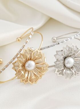 欧美货源轻奢复古花朵锆石手镯设计感轻奢气质时尚手饰女