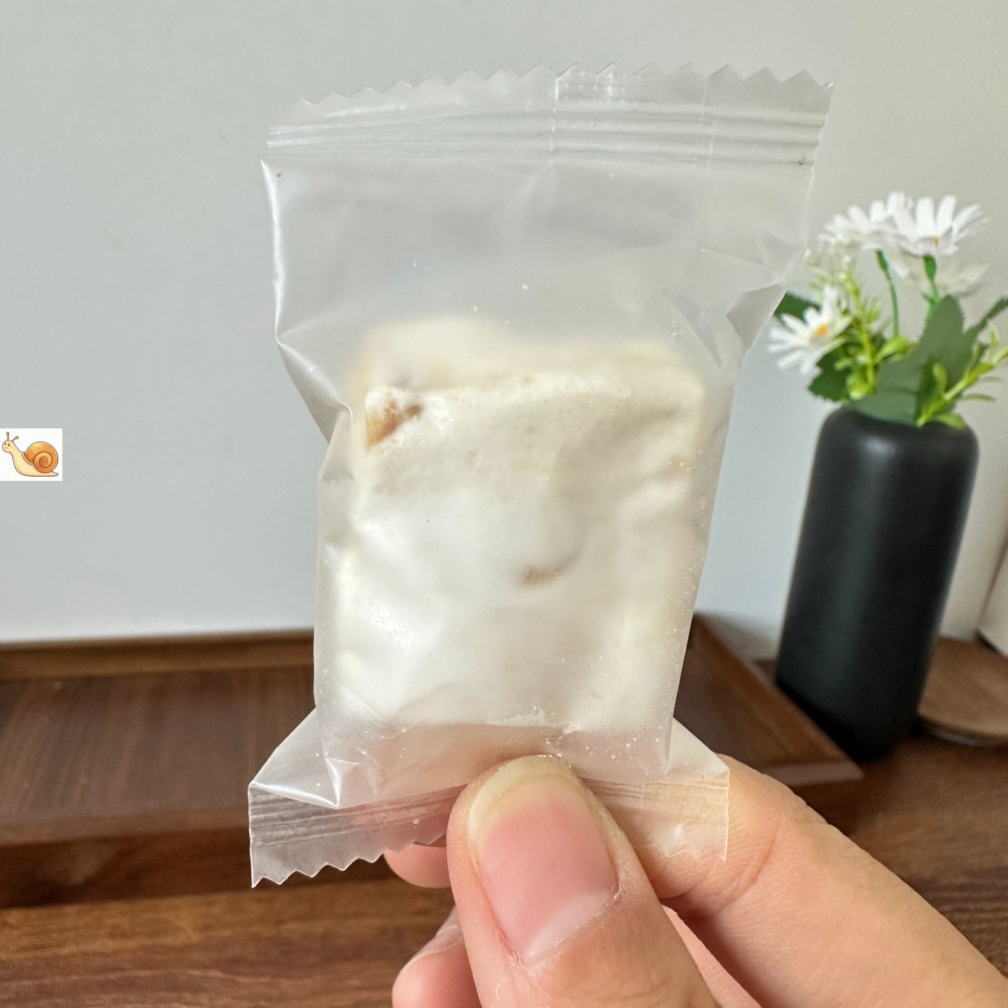 草莓羊奶芙拉丝长条草莓雪花酥