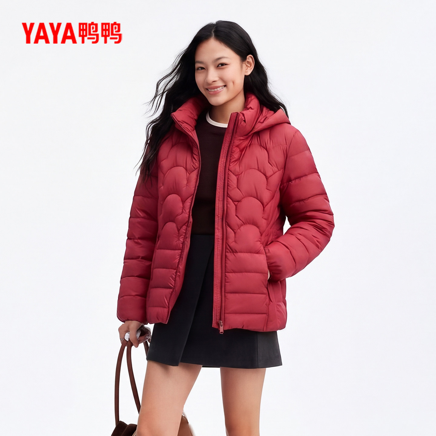 YAYA鸭鸭连帽轻薄羽绒服女款2026秋冬短款简约百搭内外穿保暖外套