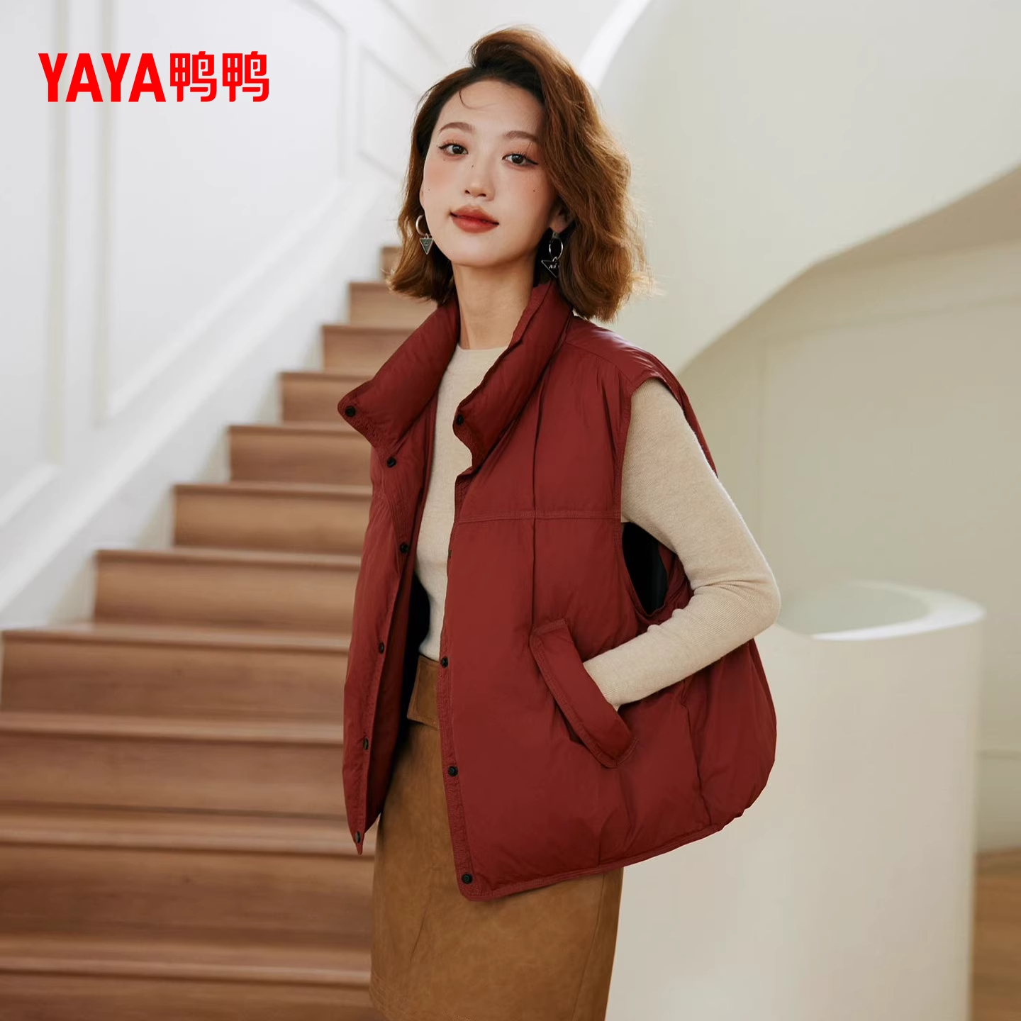 YAYA鸭鸭2025秋冬时尚百搭女士保暖短款羽绒服马甲休闲羽绒服