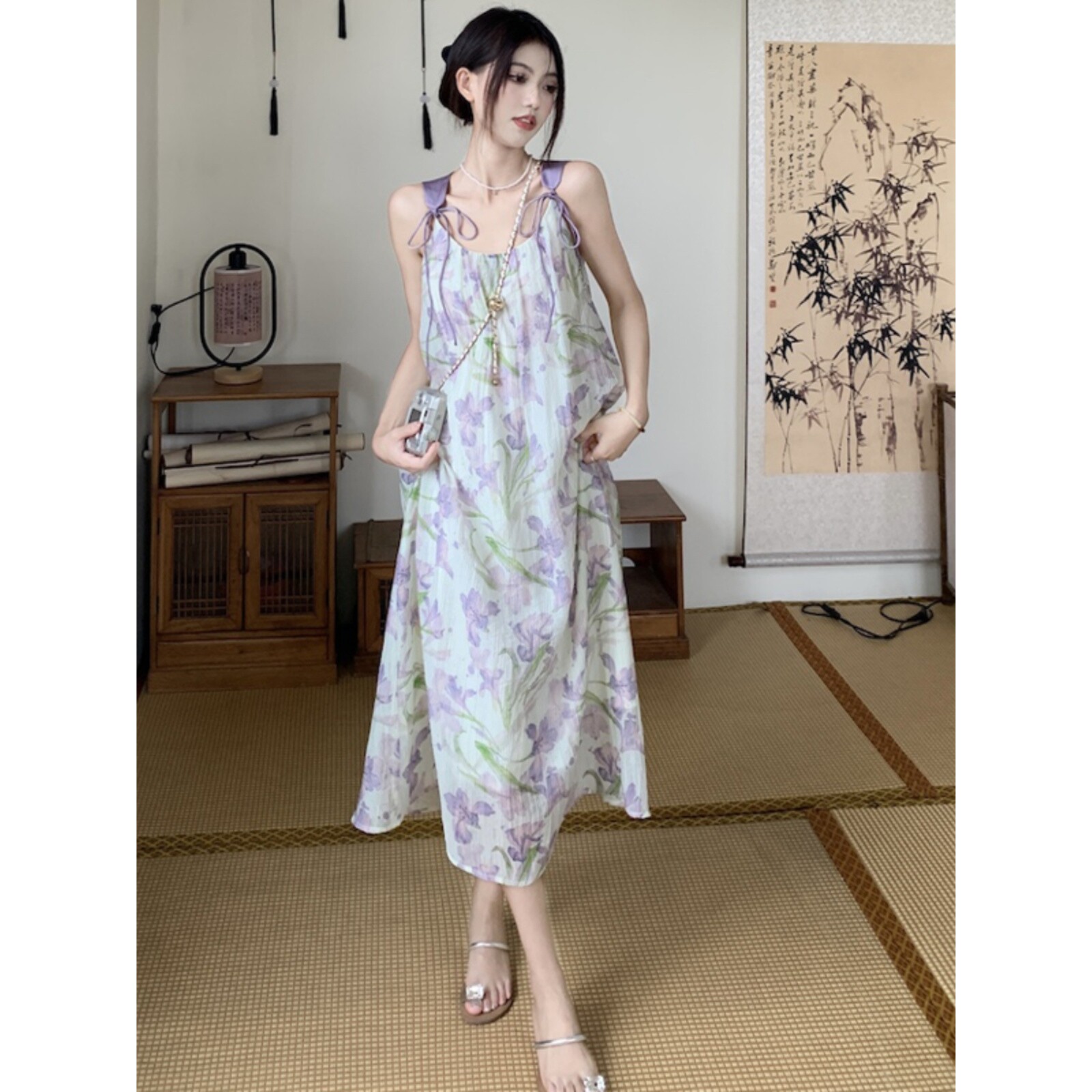 潮牌法式垂坠感系带碎花无袖连衣裙女2024夏季新款宽松吊带长裙子