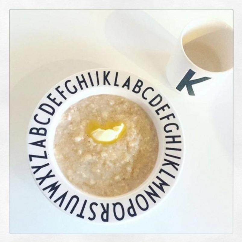 ins北欧儿童字母深盘浅盘餐具 三角盘字母马克杯宝宝辅食训练餐盘