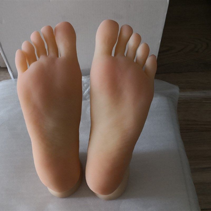 仿真足模脚模丝袜k模型恋网店拍照真人美女脚矽胶美足美脚玉足舔