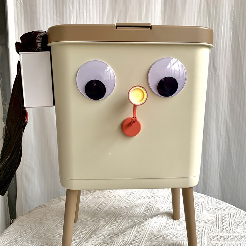 奶油风大眼萌垃圾桶高脚创u意厕所落地摆件化妆室家用带盖子客厅