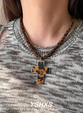 复古绒布豹纹十字架锁骨链女款