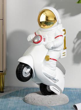 北欧现代创意宇航员装饰品大落地摆件样板房间服装店铺酒吧咖啡厅