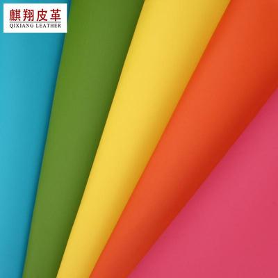 现货DE7纹太空革pu皮革面料1.4mm耐磨耐刮加厚人造革箱包鞋材皮料