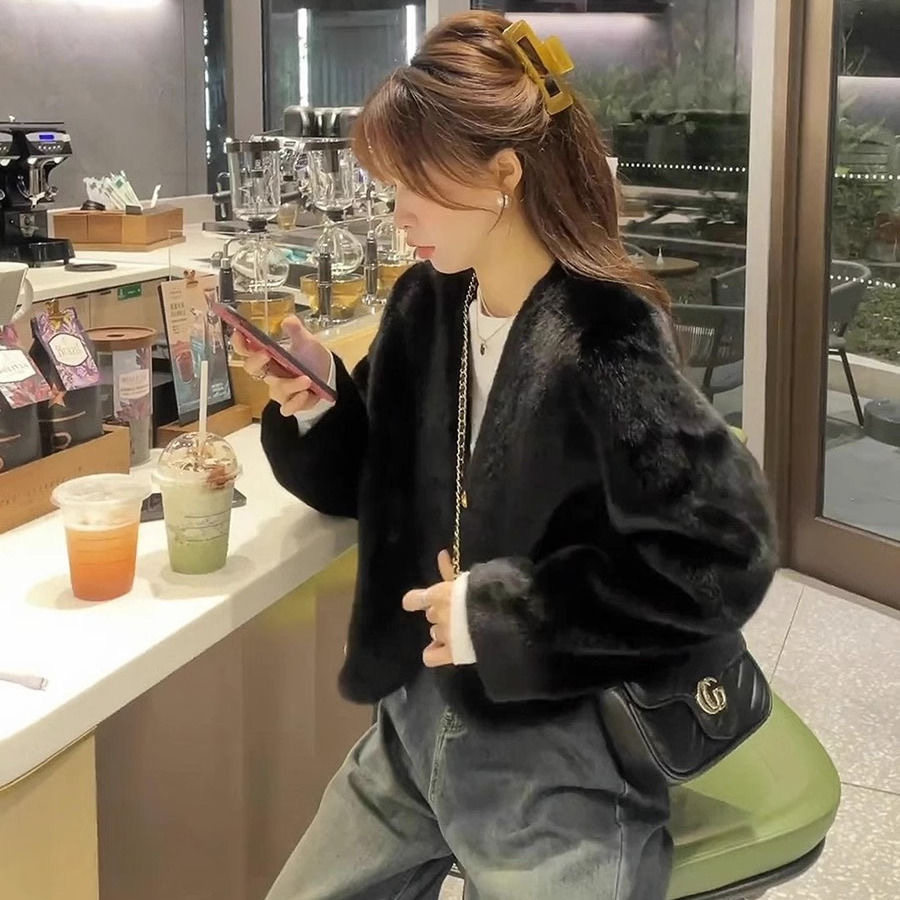 2025新款皮草外套女短款小个皮草