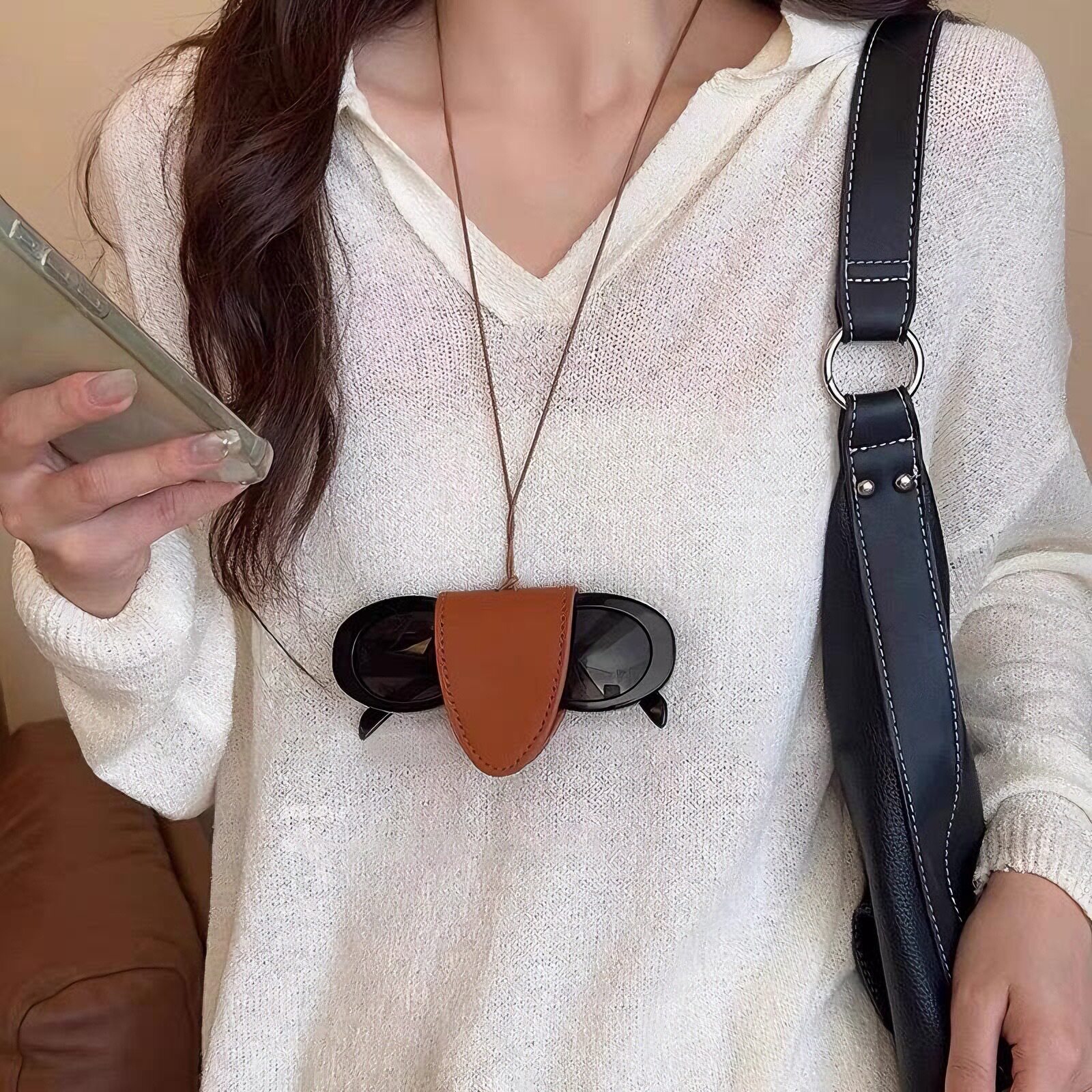 挂脖磁吸皮革眼镜挂绳项链女