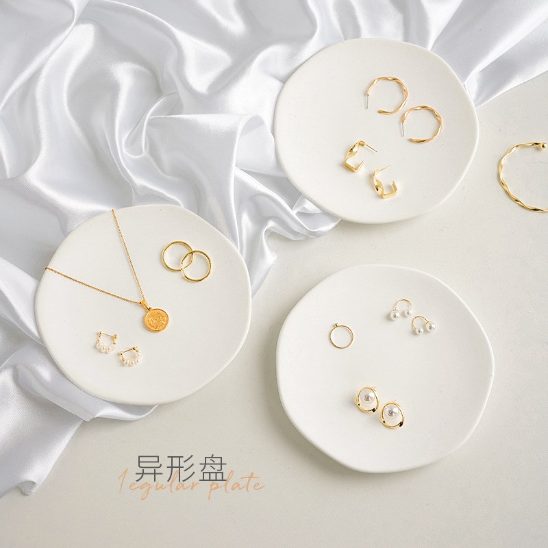 速发陶瓷盘高级饰品摆件拍照装饰道具摄影小物件氛围创意背景