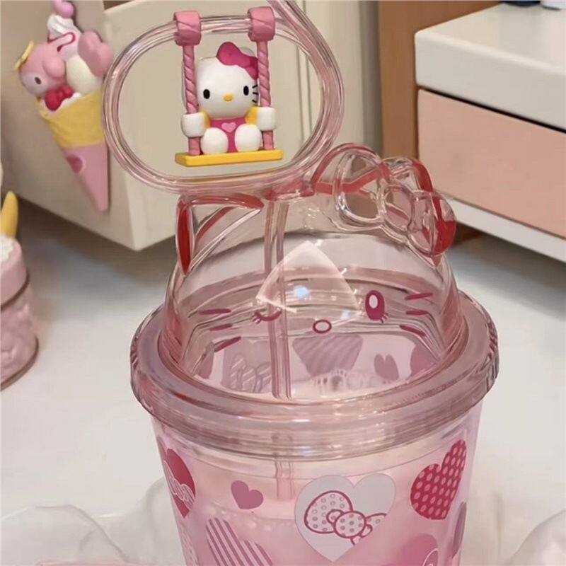 网红新款超可爱荡秋千的HelloKitty水杯爆款凯蒂猫秋千吸管水杯