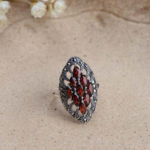 网红- S925银复古泰银菱形耳坠 女款时尚镶嵌石榴石吊坠戒指套装