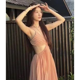 性感纯欲风不规则露腰显瘦吊带连衣裙女三亚海边度假拍照长裙 法式