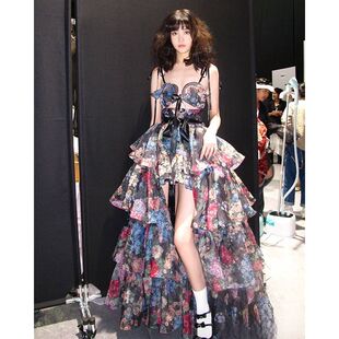 2024年夏黑底灿烂花园印花一衣两穿礼服套装蓬连衣裙