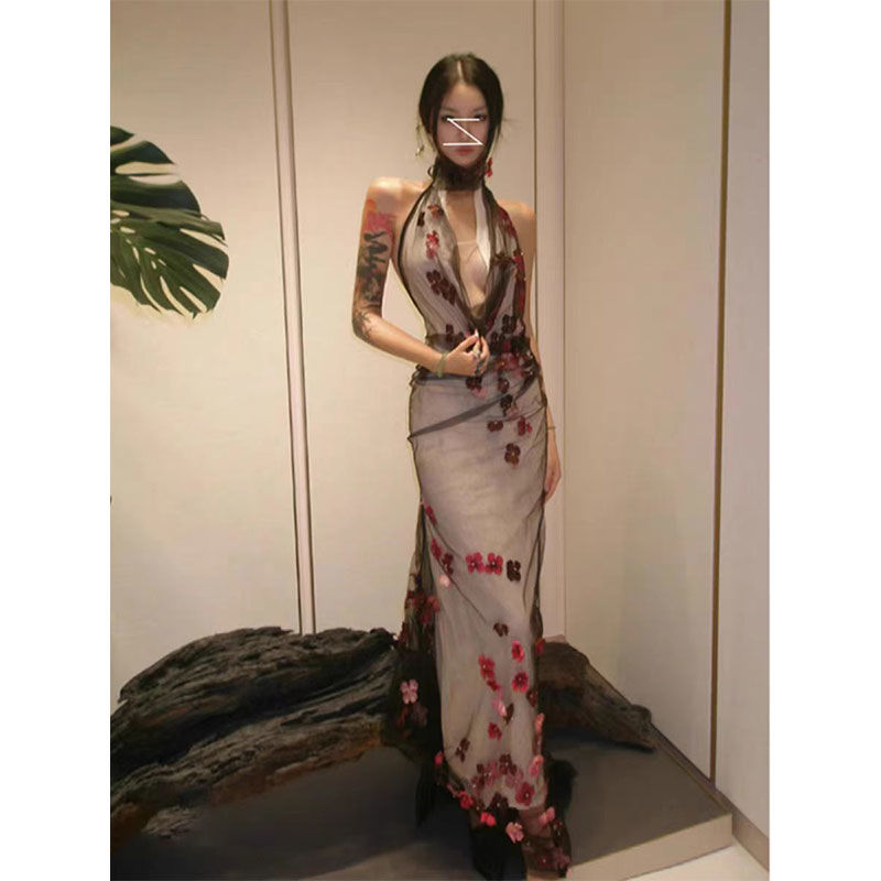 女神性感立体花朵深V挂脖