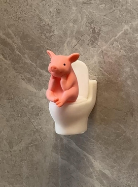 可爱小小猪上厕所创意模型