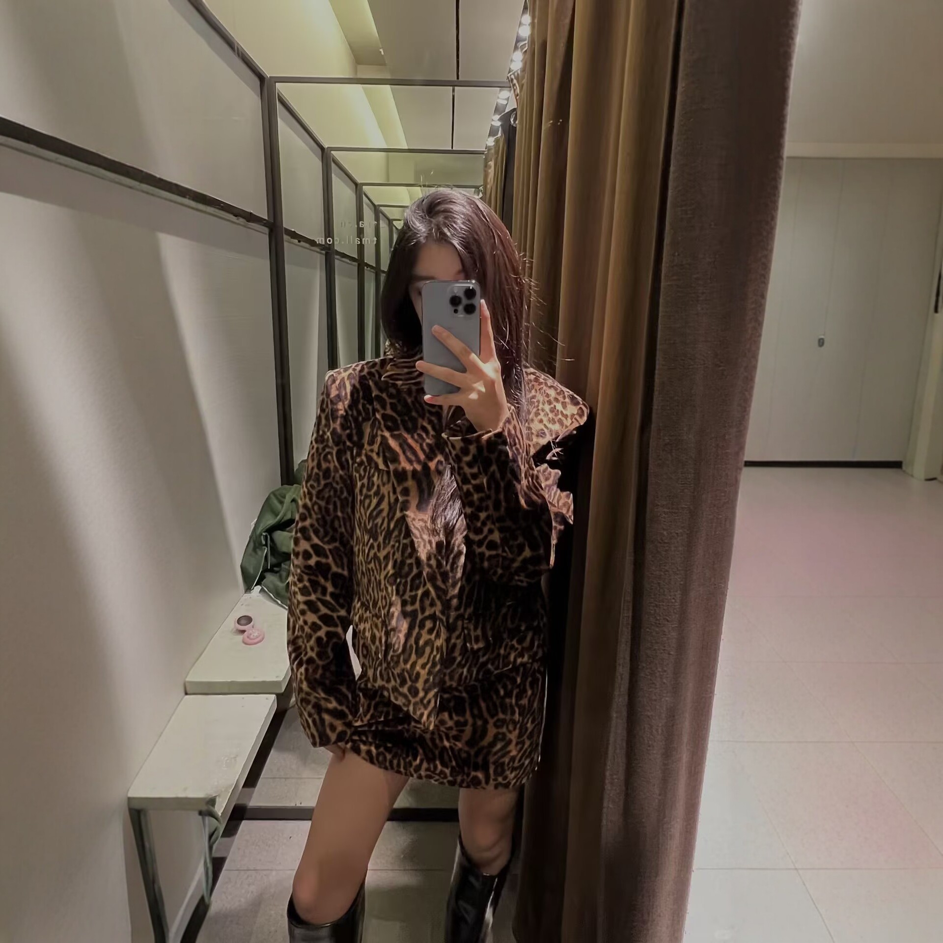 2025ZA秋季新款女装辣妹风豹纹印花修身长袖翻领西装外套 1255757