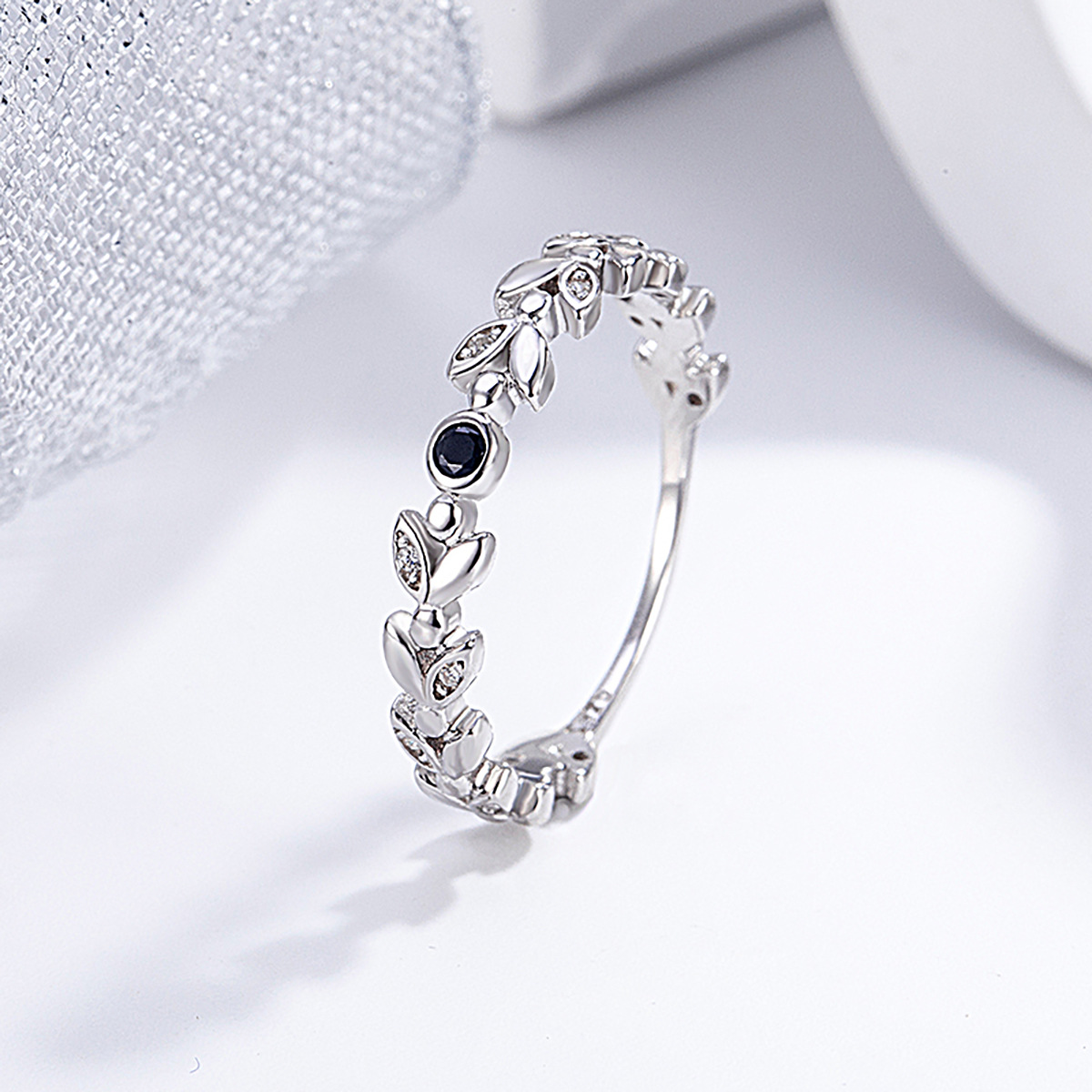 日本品质s925纯银浪漫花瓣戒指女韩版精美时尚闭口微镶指环手饰品