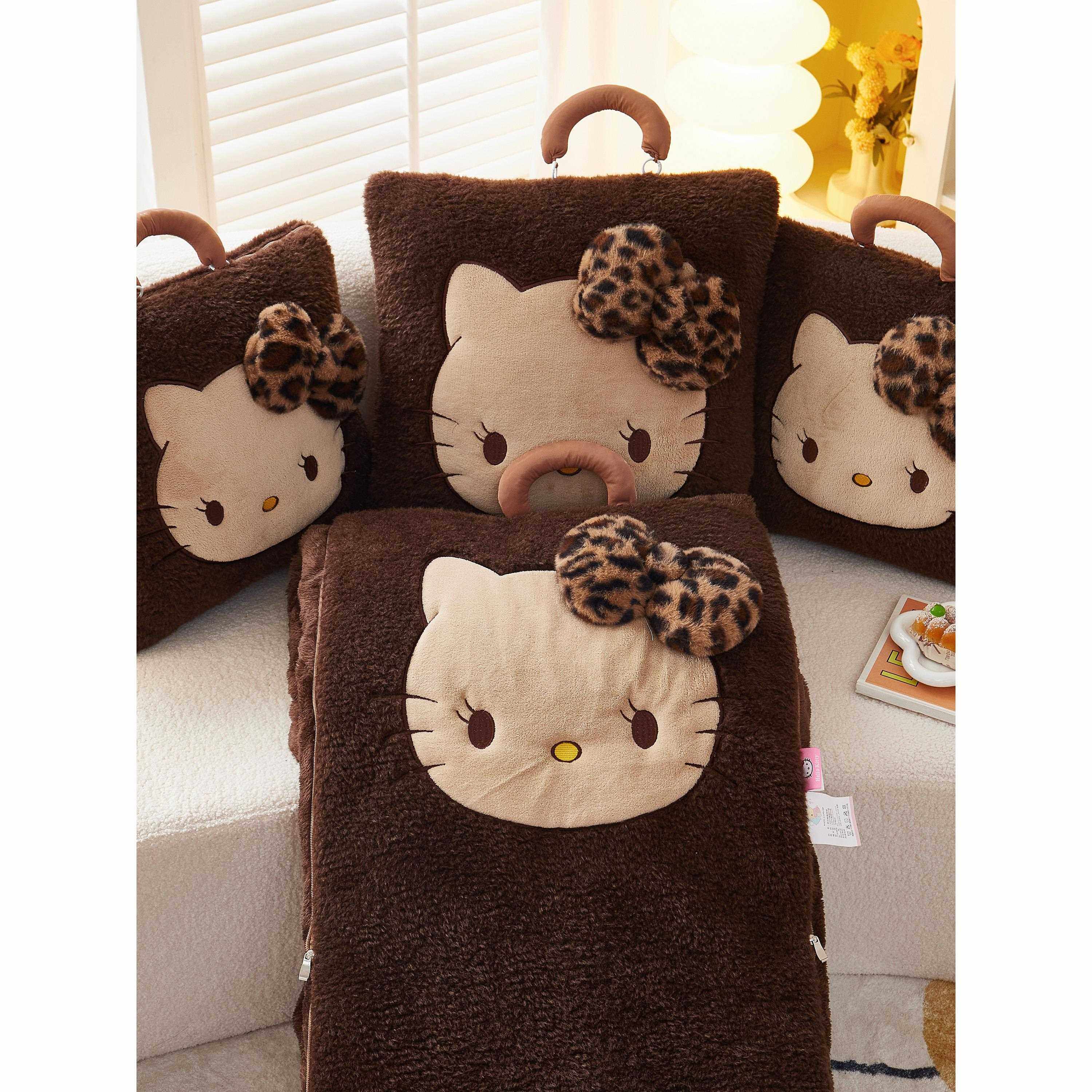 三丽鸥加厚绒垫毯枕抱被子两用二合一汽车办公室午休枕头车汽GB20,居家布艺,抱枕被,淘宝优惠券,粉丝福利购,淘宝优惠卷