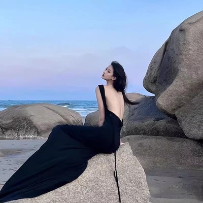 速发黑色吊带礼服长裙性感大露背连衣裙长款高级感气质沙滩裙海边