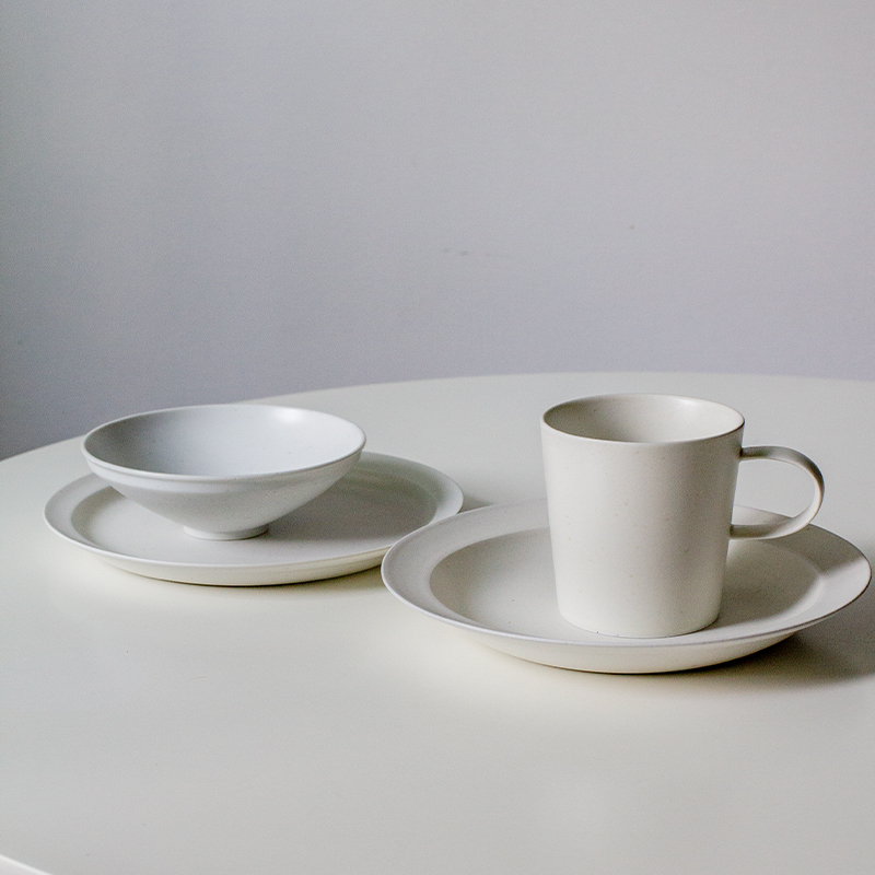 目外平盘白土圆形芝麻点8英寸盘