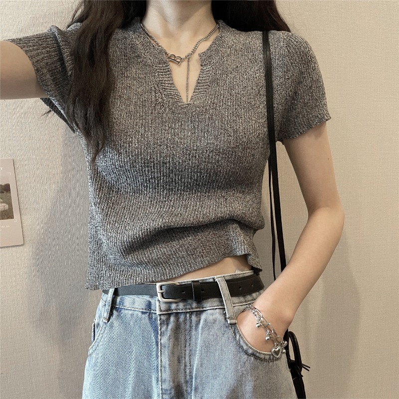 灰色v领正肩短袖t恤女冰丝弹力夏季2025新款修身显瘦辣妹针织上衣