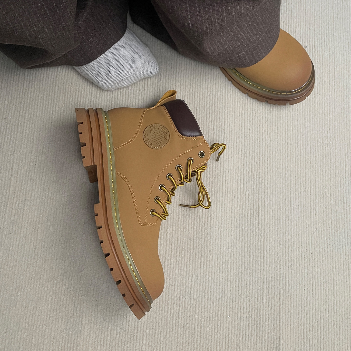 防滑厚底增高大黄靴男款高帮透气户外工装登山靴中帮情侣马丁靴男