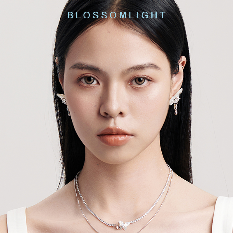 BlossomLight流光蝴蝶方糖耳饰女