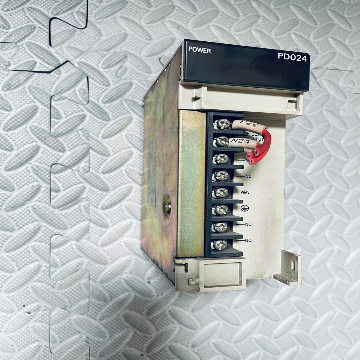 PLC模块 C200HW-PD024~议价