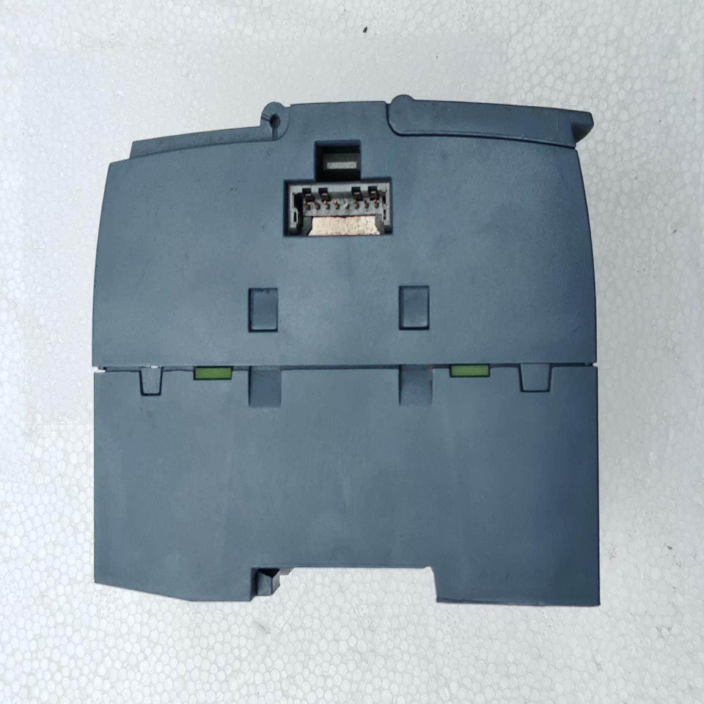 6ES7223-1PL32-0XB0..，成色如图，(崽崽配件）