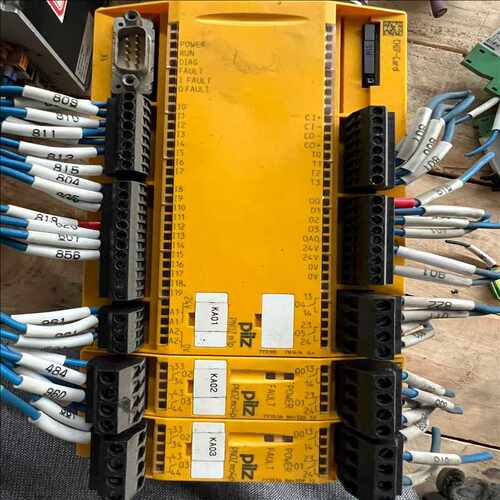 pilz安全继电器PNOZ m1p一件，PNOZ mo4p两（耶耶电子）