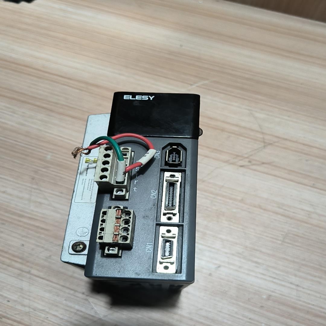 议价ESDA-05APA 伊莱斯伺服驱动器，二手拆机，功能包好。