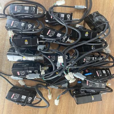 议~二手安川 SGMMS-01ADC6S 100W电机 功能包好