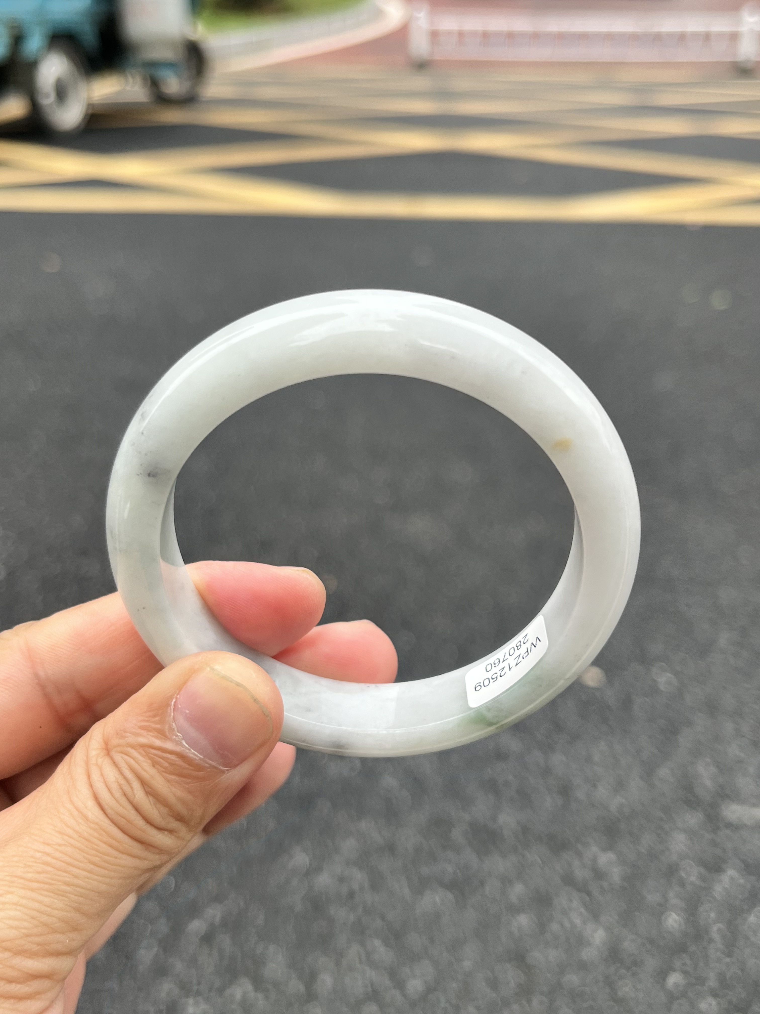 0928-0760天然A货翡翠58-12.4-8.5牛奶底乌鸡带绿干净无裂